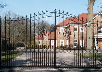 Vehicular gates for a property in Leatherhead